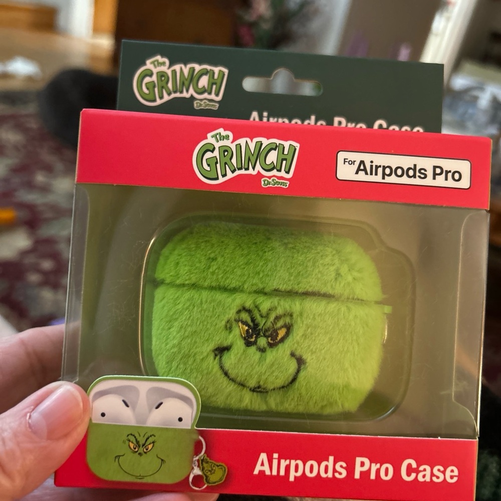 The Grinch AirPods Pro Case - Fluffy Green Cover
